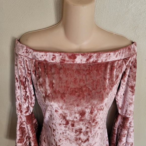 VENUS Mauve Pink Velvet Off The Shoulder Bell Sleeve Top Size Women's Small - Picture 3 of 9